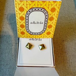 Stella & Dot Cleopatra Studs - Gold